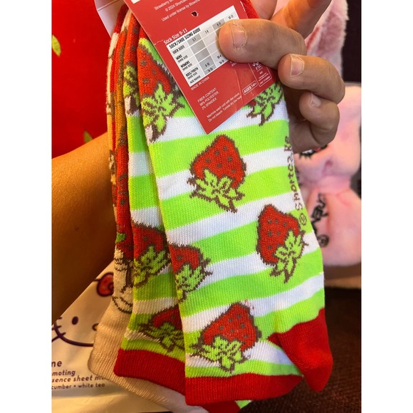 Strawberry shortcake and Hello kitty bundle - Picture 4 of 9